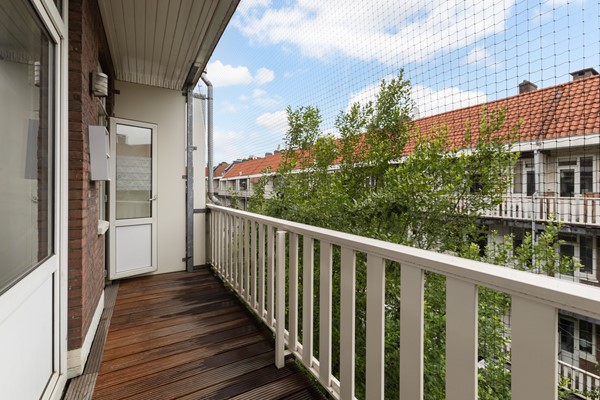 Medium property photo - Djambistraat 27-3, 1094 AX Amsterdam